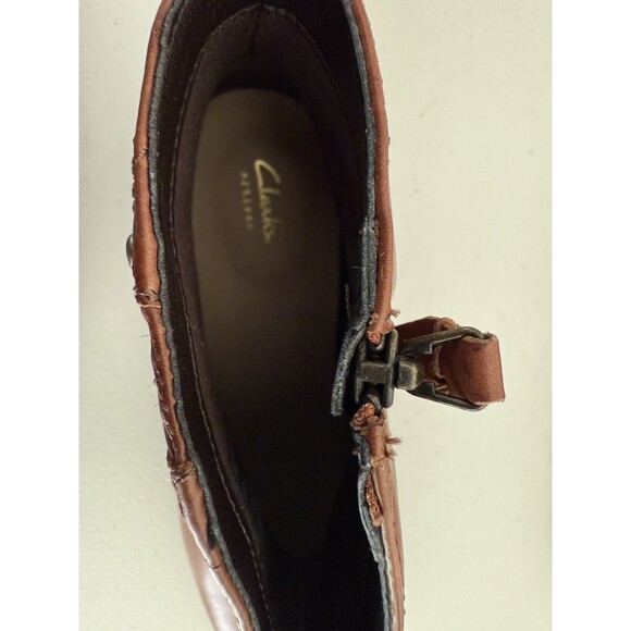 Clarks Maypearl Fawn  Ankle Boots Women Size 9  Brown Leather Block Heel - Picture 9 of 10